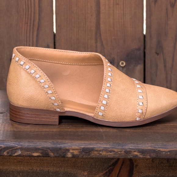 Cutout Stitched Slide - Picture 2 of 6